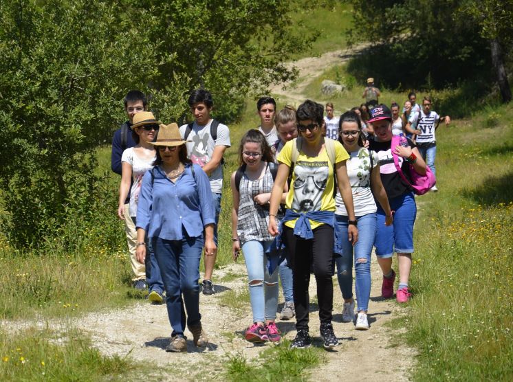 Montelongo comemora o Dia Mundial da Criança com caminhada